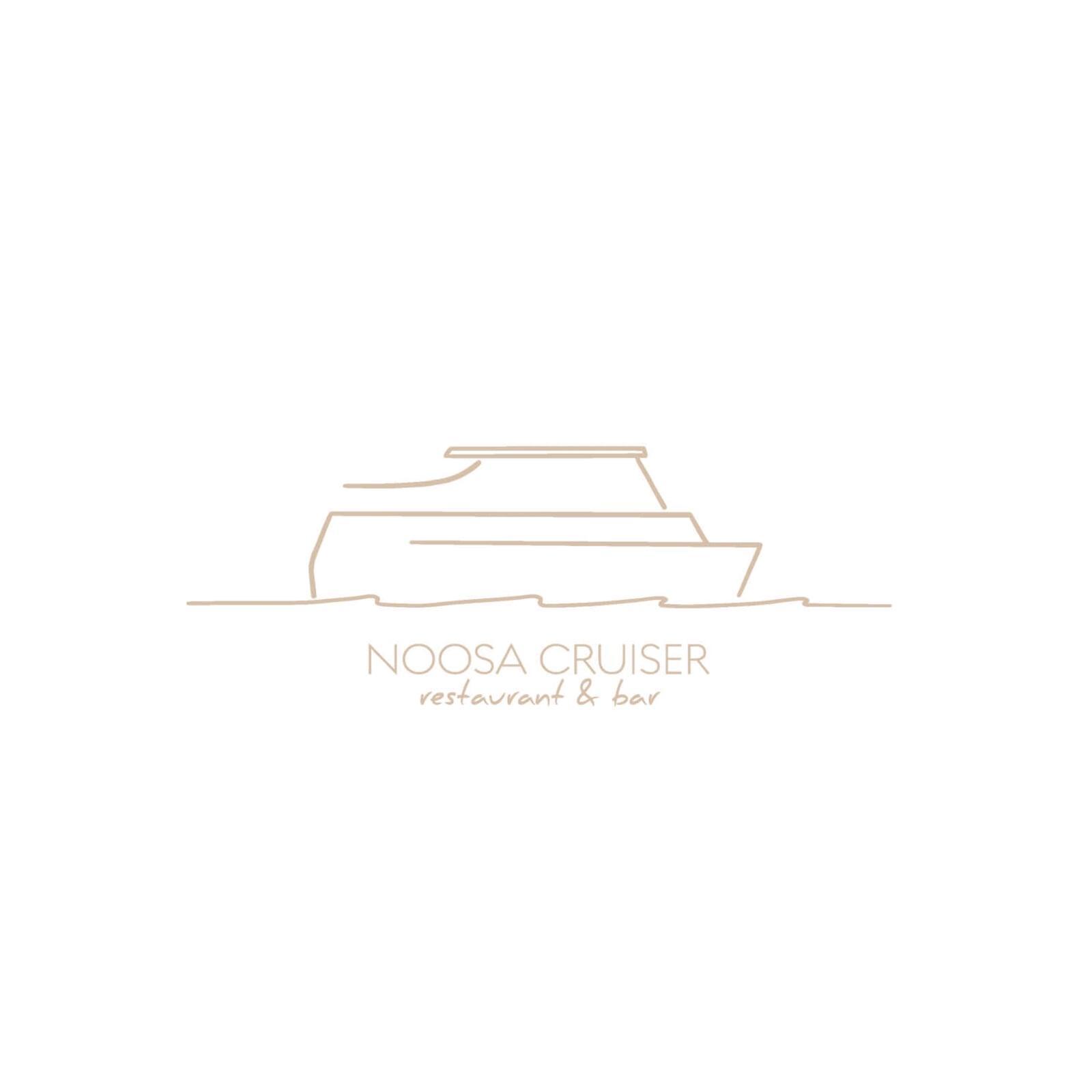 Dine While Cruising the Noosa River